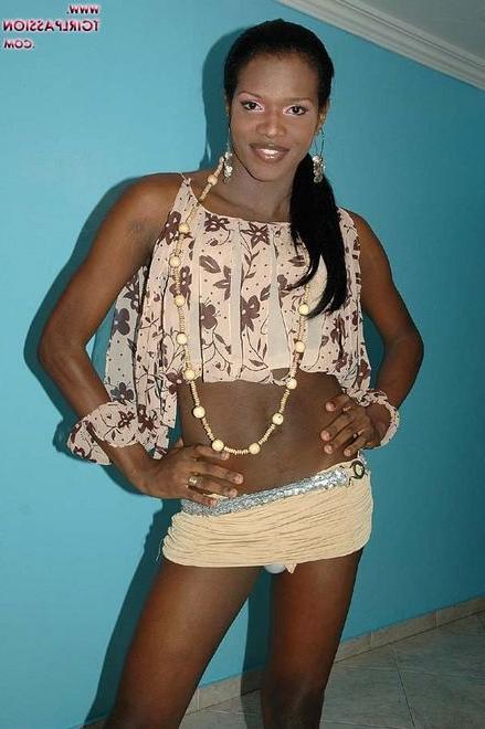 16P Black cross dresser stroking her big lollipop