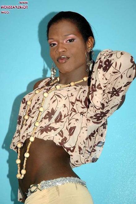 16P Black cross dresser stroking her big lollipop