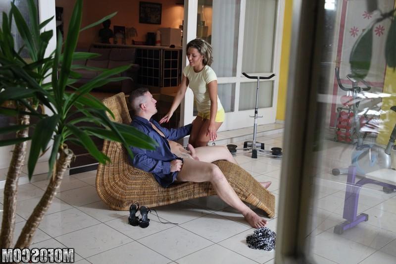 16P Couple gets filmed unknowingly while having sex