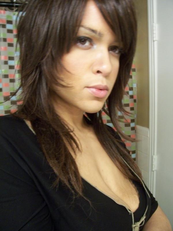 10P Brunette dildo fucks pussy and shoots it on camera