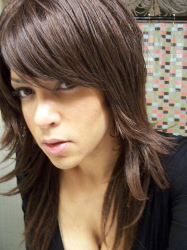 10P Brunette dildo fucks pussy and shoots it on camera