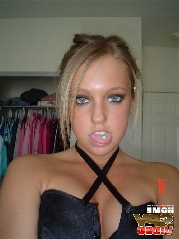 15P Homemade images with chick playing with fat cock