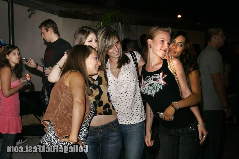 16P Two sluts get fucked at a house party