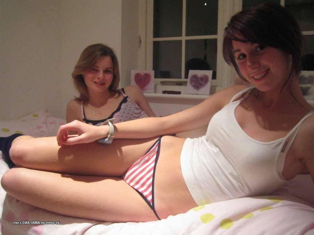 15P Assorted teenage girlfriends pose for candid homemade snapshots
