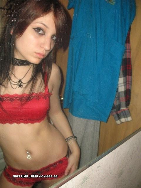 15P Tattooed alternative emo girlfriends show it all