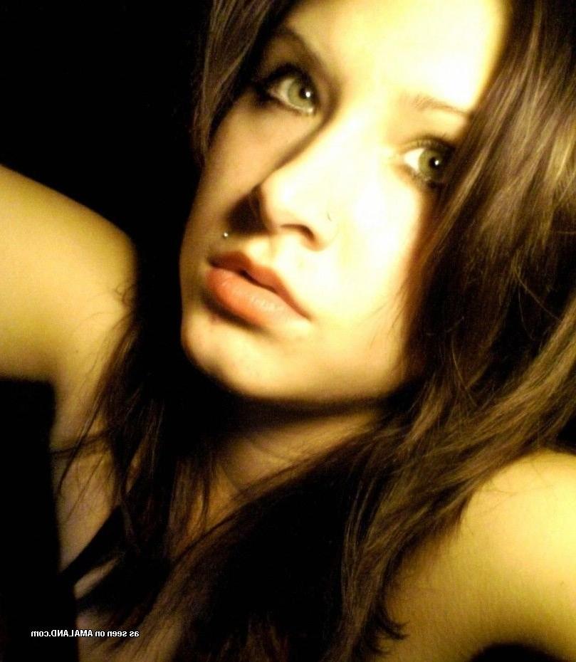 15P Selfshot topless emo teen gfs in the mirror