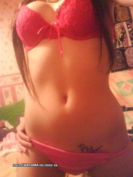 15P Selfshot topless emo teen gfs in the mirror
