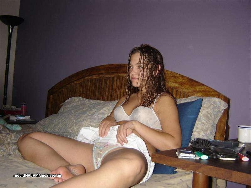 15P 18 year old GF with pierced nipples sucks cock