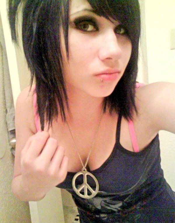 15P Horny selfshot emo girlfriends in panties