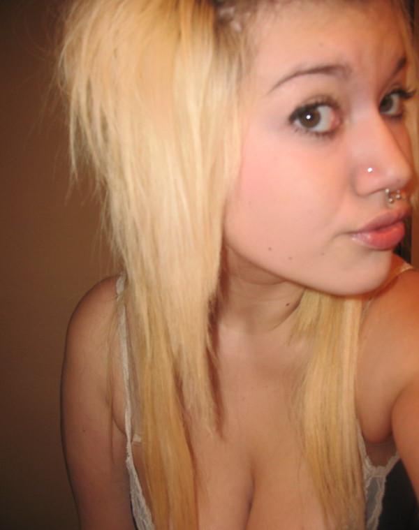 15P Horny selfshot emo girlfriends in panties