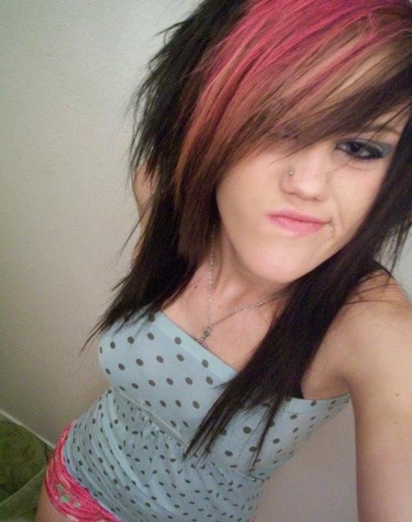 15P Selfshot tattooed emo gfs teasing in panties