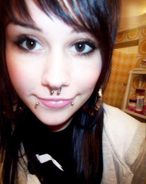 15P Selfshot tattooed emo gfs teasing in panties