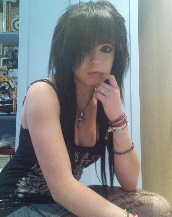 15P Selfshot tattooed emo gfs teasing in panties
