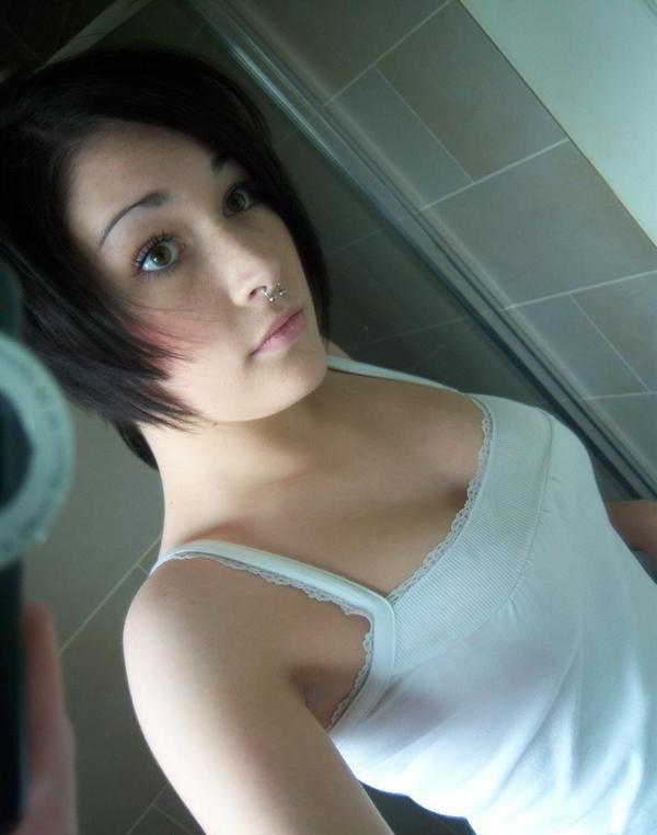 15P Selfshot emo teen girlfriends in panties