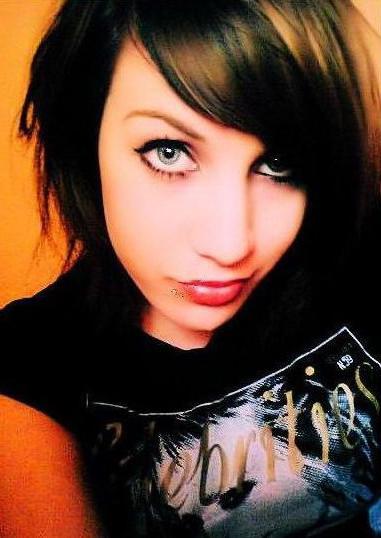 15P Selfshot emo teen girlfriends in panties