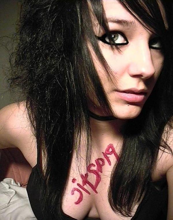 15P Selfshot emo teen girlfriends in panties