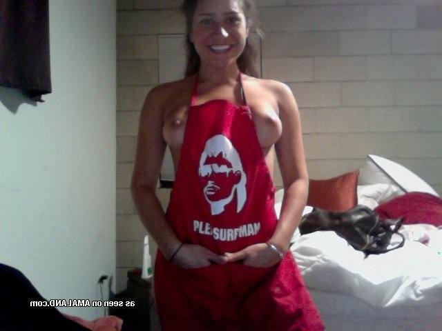 15P Real eighteen year old girlfriends pose and fuck in homemade pix