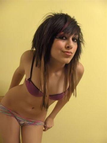 15P Alternative amateur emo girlfriends with tattoos in homemade pix