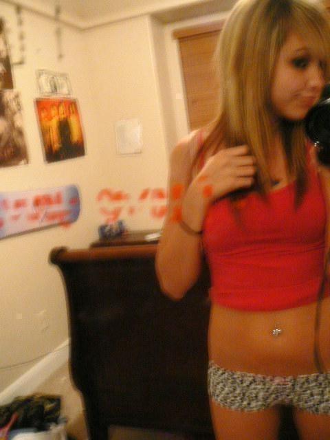 15P More hot and sexy photos of young babes selfshooting
