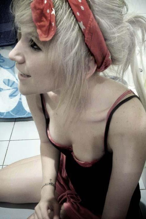15P Selfshot emo teen girlfriends in cute panties