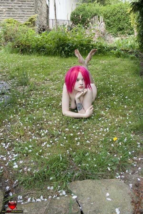 16P Merl has a pink pussy