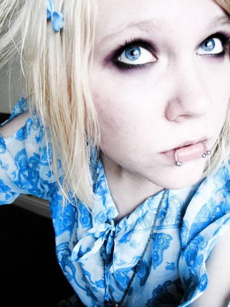 15P Selfshot emo teen girlfriends in panty shots