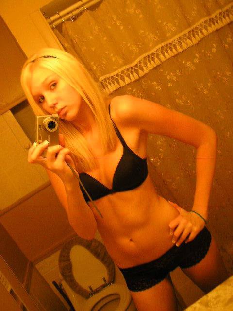 15P Selfshot emo teen girlfriends in panty shots