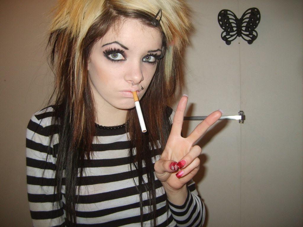 15P Alternative emo teen girlfriends stripping in homemade snapshots