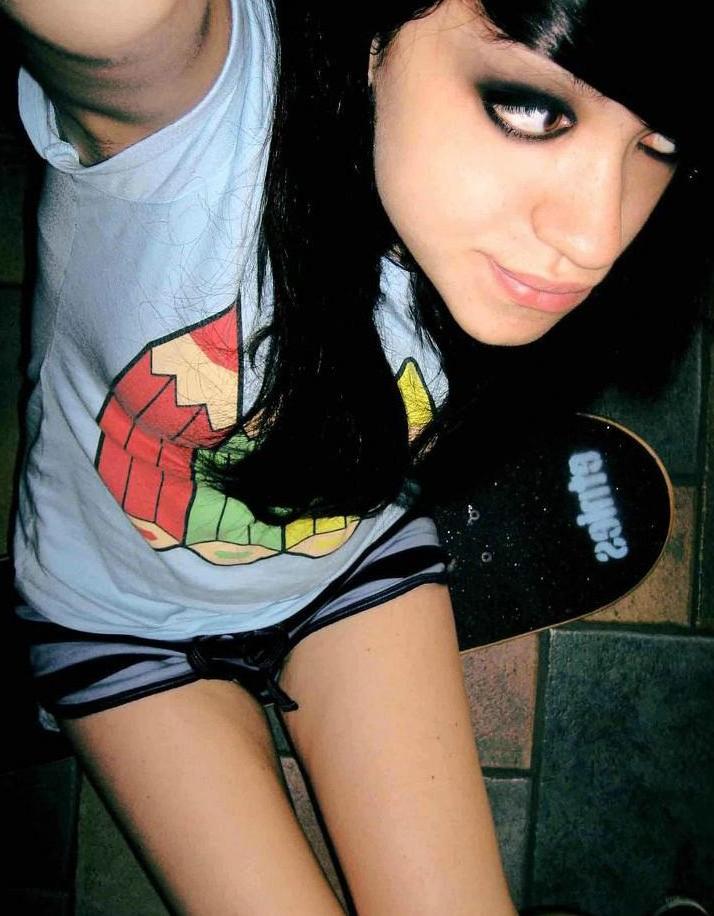 15P Cute tattooed alternative teen girlfriends in homemade snapshots