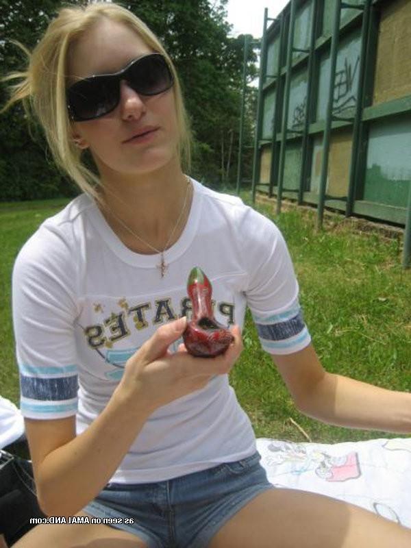 15P Homemade pix of pierced and tattooed alternative emo teen GFs