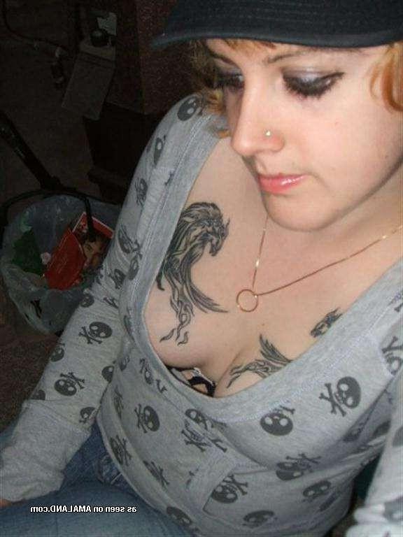 15P Homemade pix of pierced and tattooed alternative emo teen GFs