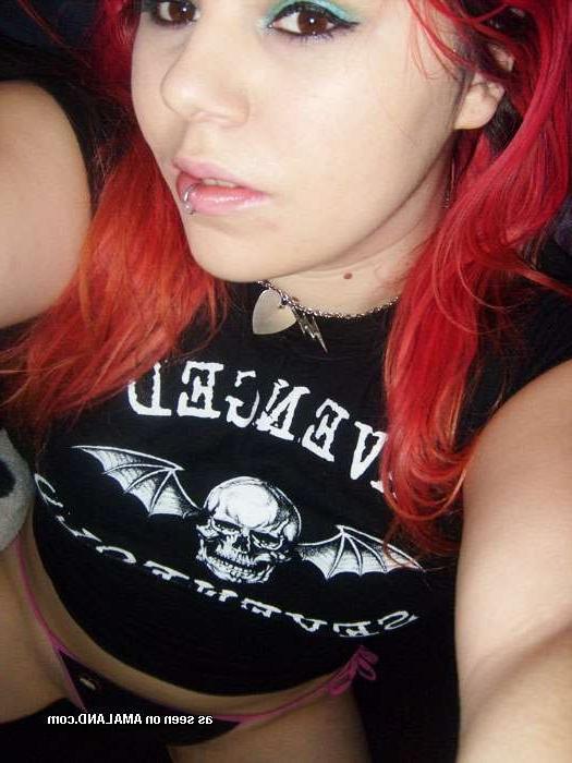 15P Homemade pix of amateur alternative teen emo girlfriends posing