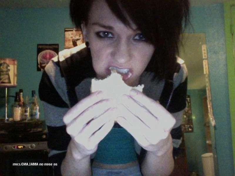 15P Homemade pix of amateur alternative teen emo girlfriends posing