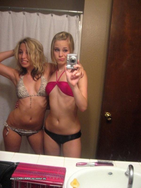 15P Homemade pix of amateur alternative teen emo girlfriends posing