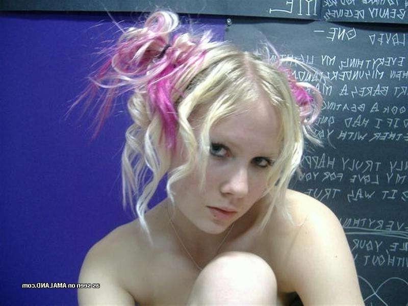 15P Tattooed and pierced amateur alternative emo teen girlfriends
