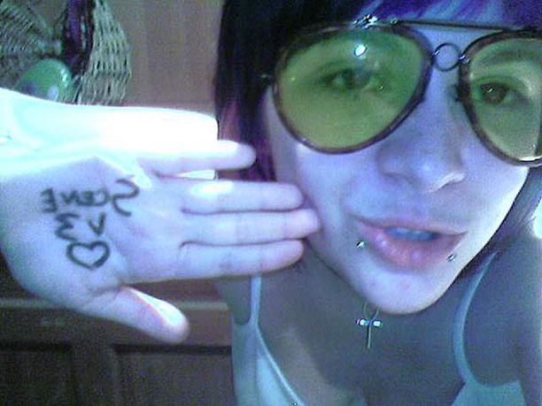 15P Alternative amateur emo teen girlfriends show tits