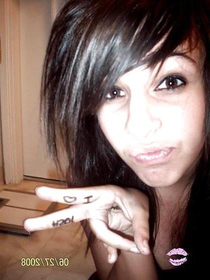 25P HOT EMO IV
