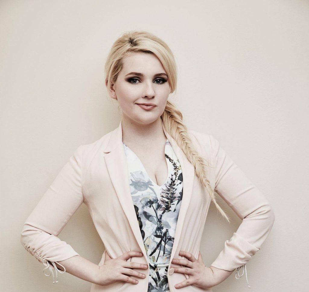 25P Abigail Breslin Erotic