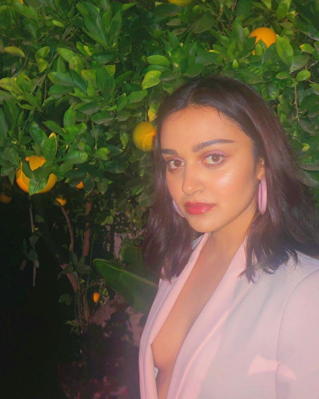 5P Ariela Barer Erotic