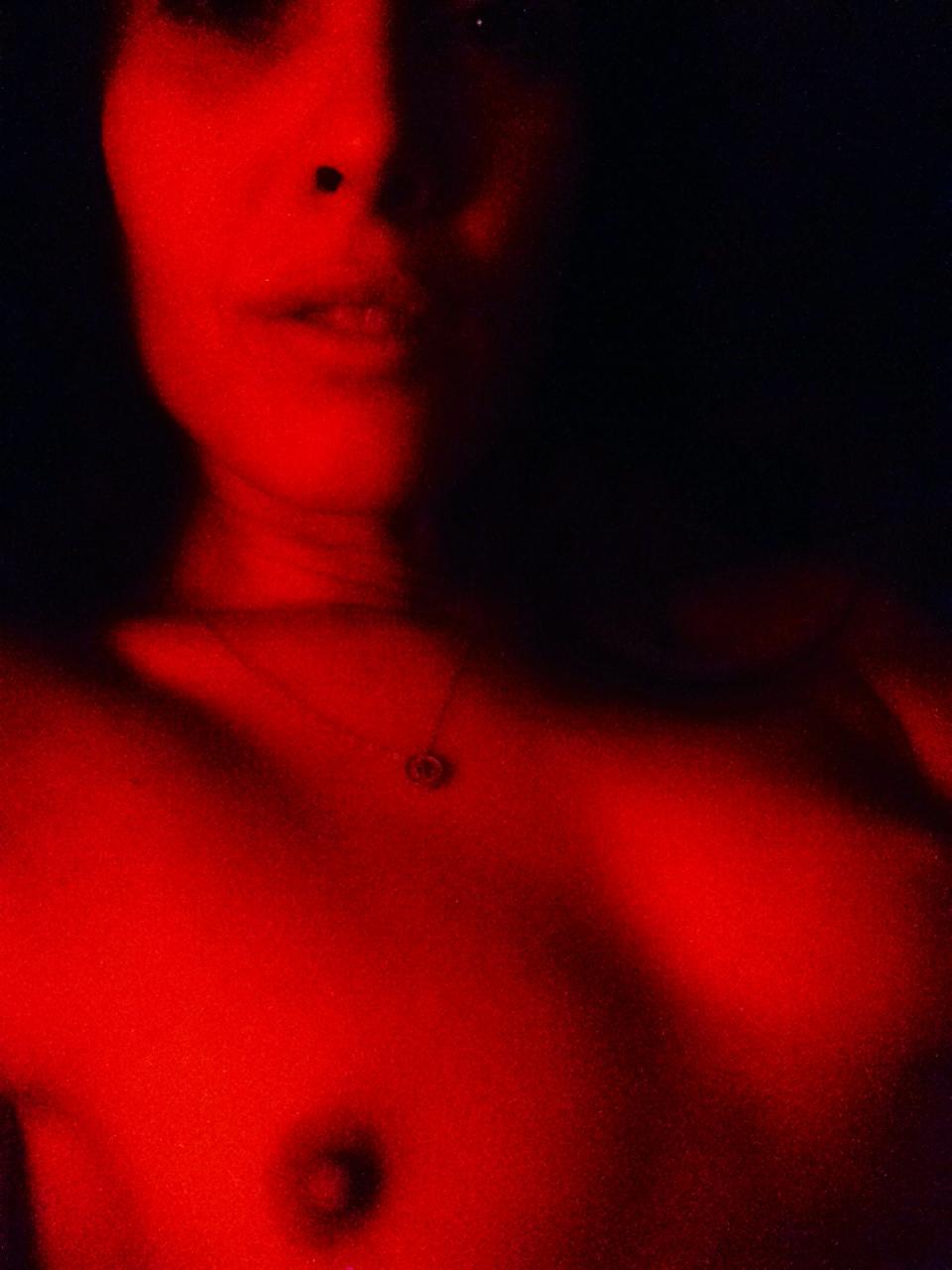 5P Carly Pope masturbation pics