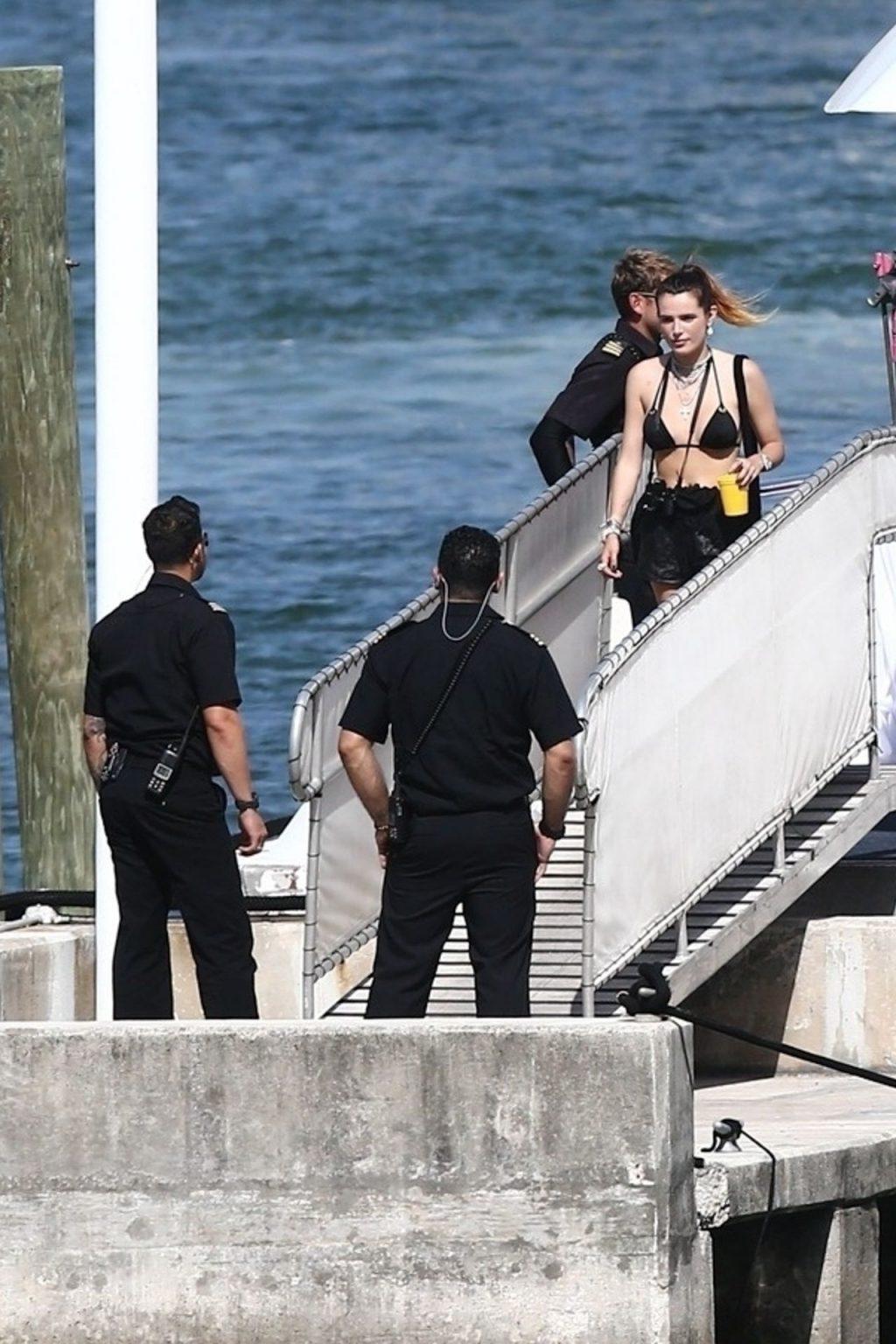 6P Bella Thorne & Chantel Jeffries Erotic
