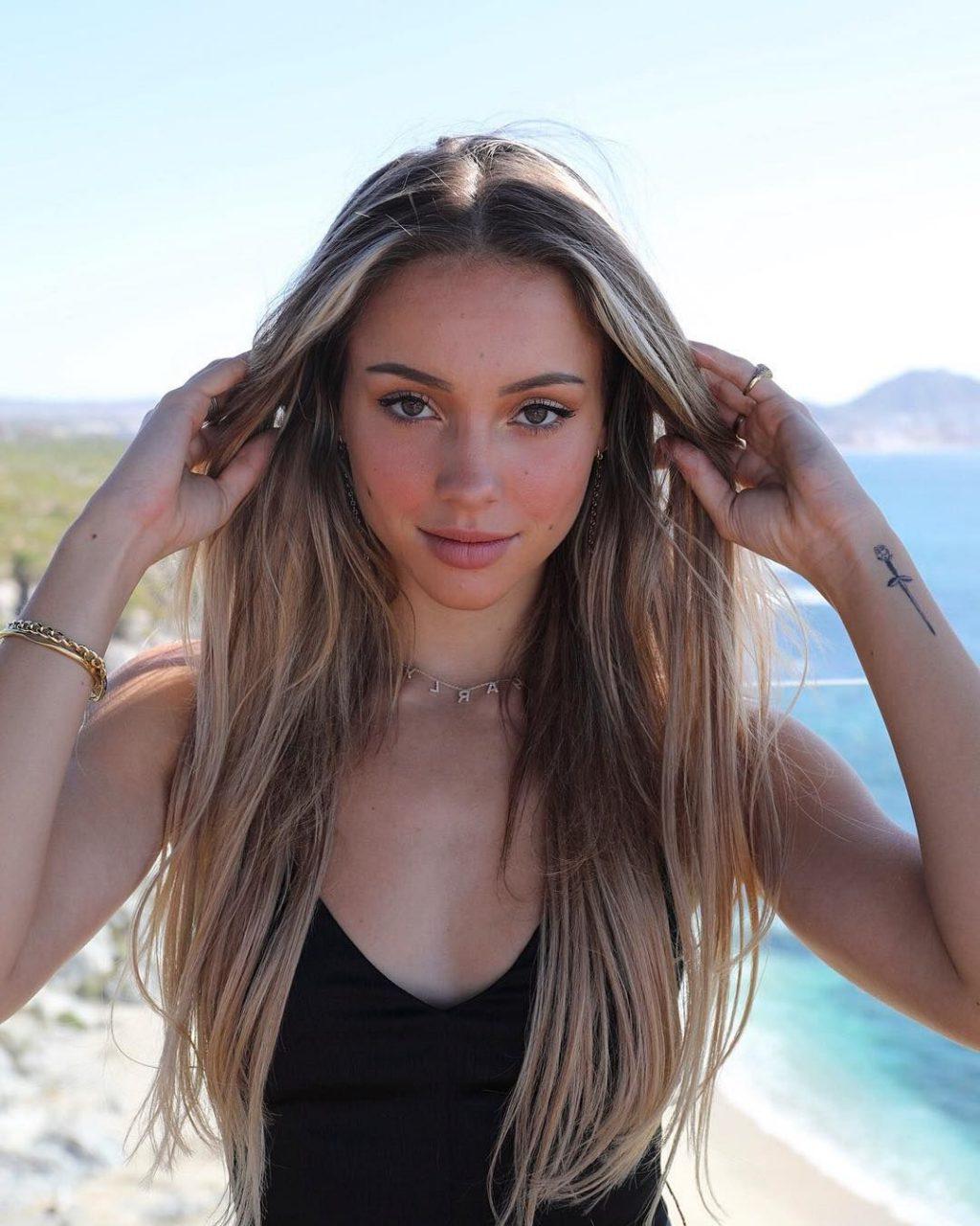 25P Charly Jordan Erotic