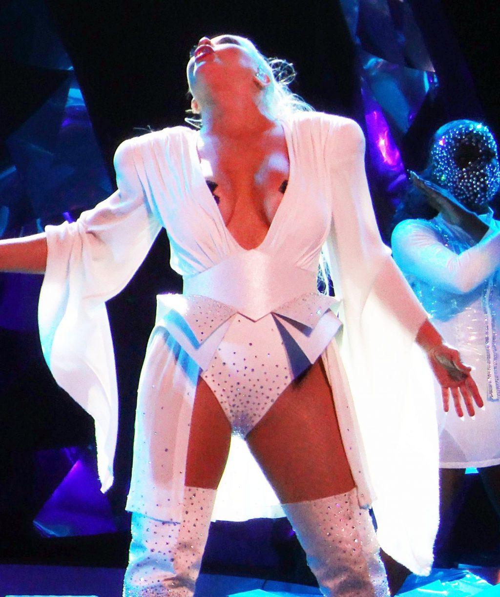 6P Christina Aguilera Erotic