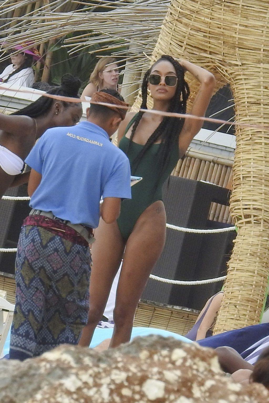 25P Jourdan Dunn & Cindy Bruna Erotic