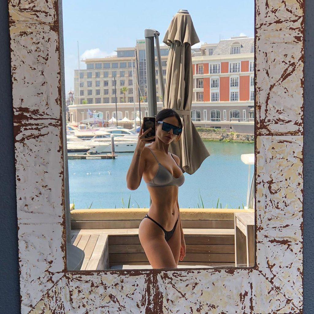 17P Eiza González Erotic