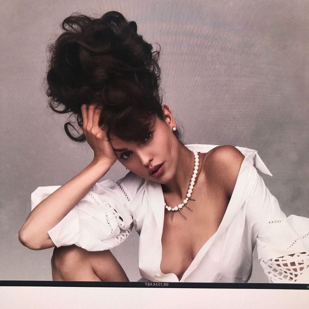 17P Eiza González Erotic