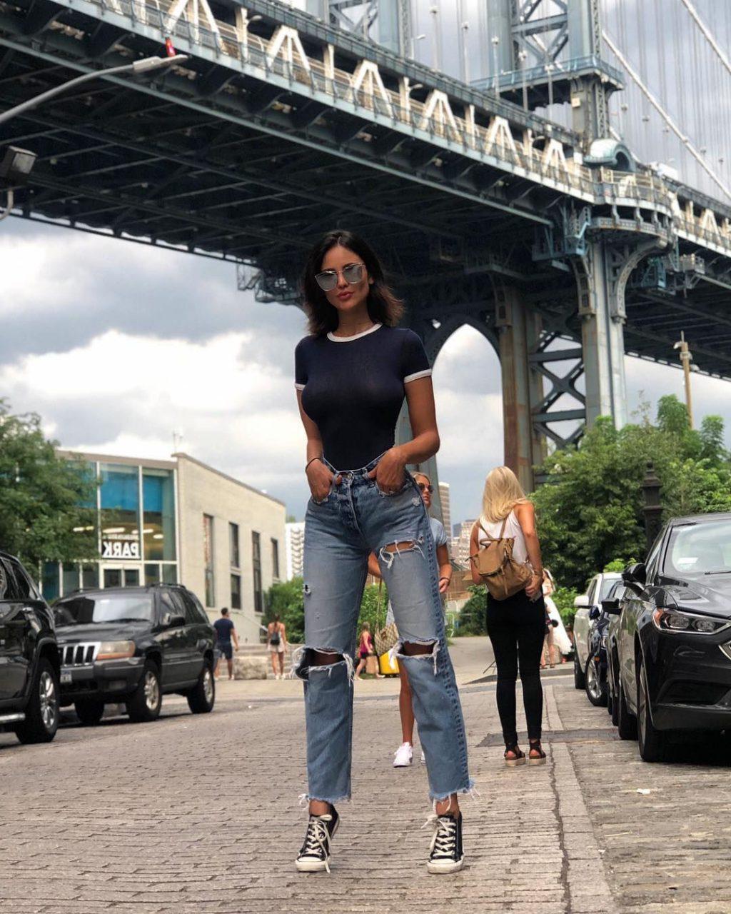 17P Eiza González Erotic