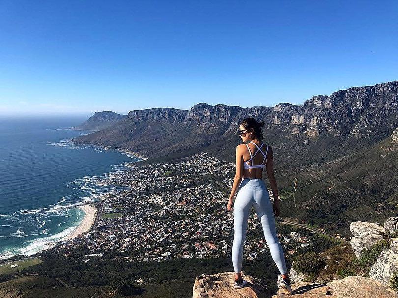 17P Eiza González Erotic