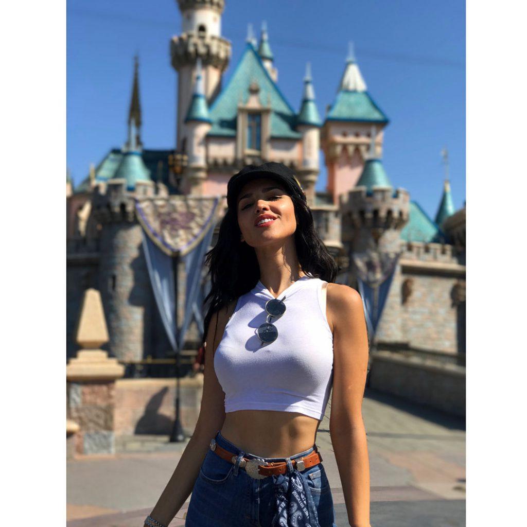 25P Eiza González Erotic