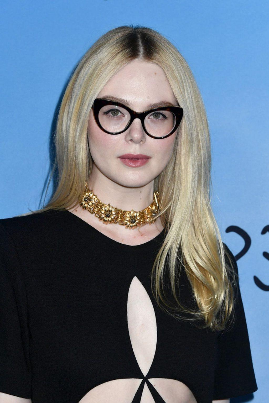 5P Elle Fanning Erotic